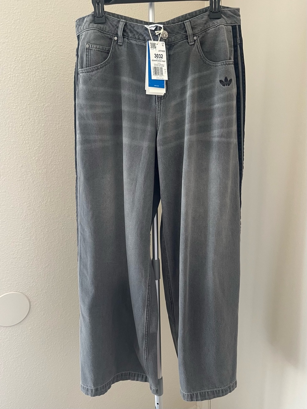Adidas JV7455 Adicolor Grey Denim Adilenium Wide Leg Pants Size 30x 32 NWT